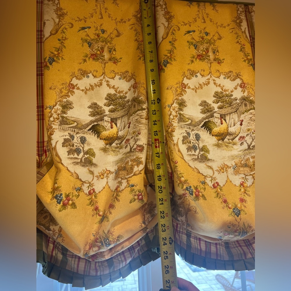 French Country Balloon Shade